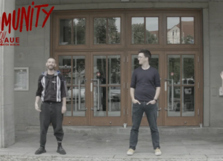 Jan, Wille Felix und Sophia von FauXpas vor dem Theater an der Parkaue