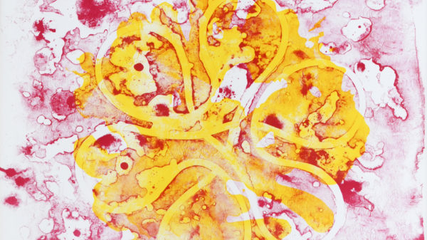 Grafik: gelbes blumenartiges Muster auf rotem Grund