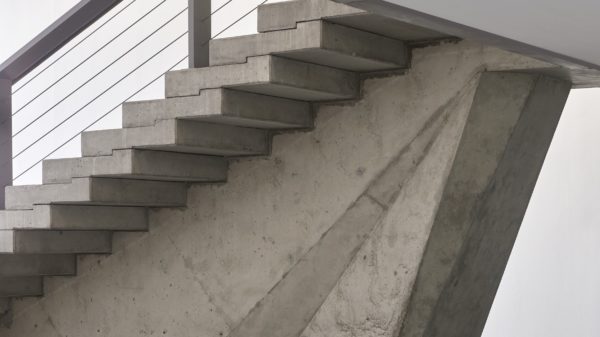 Fotografie der besonderen Beton-Treppe aus der Kunsthalle.